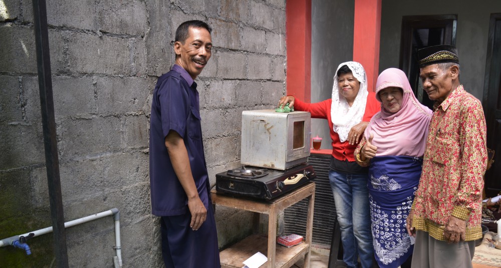 Pelatihan Lansia Produktif Desa Panggungharjo di Kampung Tegal Sari
