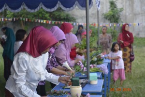 Lomba Merangkai Bunga
