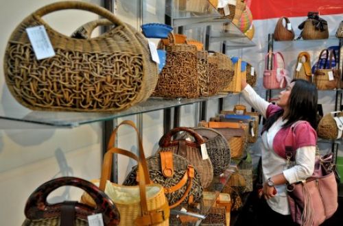 Hentikan Kontrak Pasar Seni Gabusan, Buka Swadesa