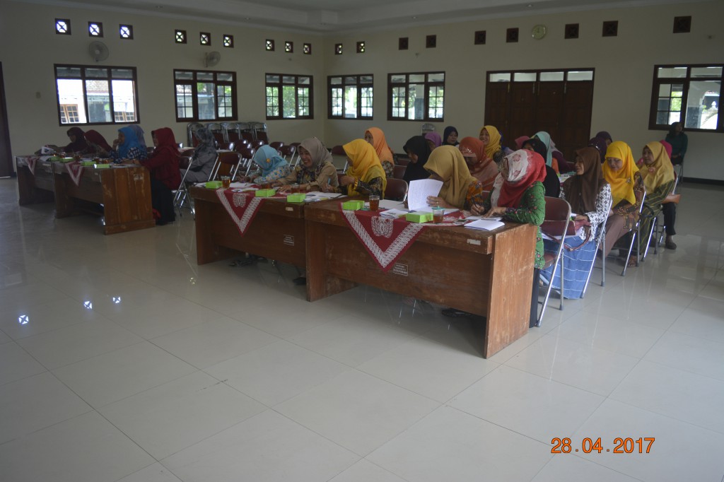 Pertemuan Rutin Kader Posyandu Balita dan Lansia