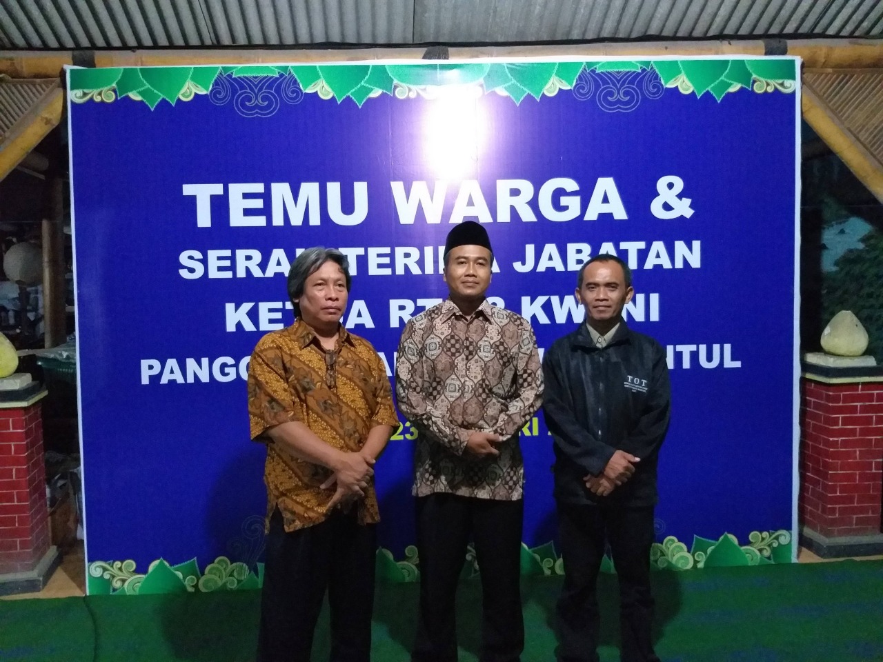 Temu Warga, Ketua RT 02 Kweni Serah Terimakan Jabatan