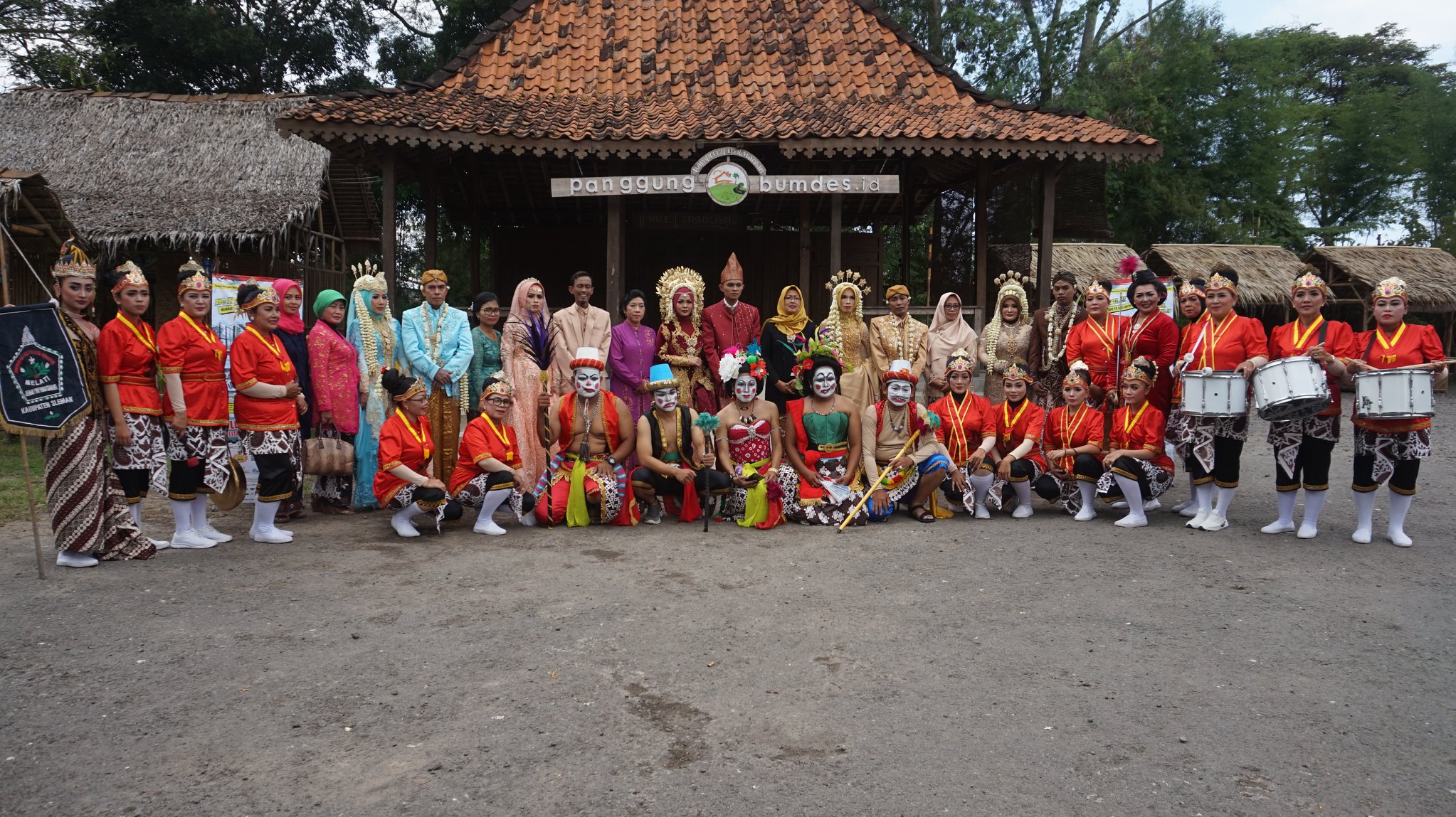 nikah bareng