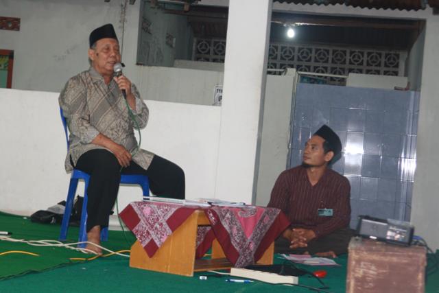 Penyusun Kamus Al-Bisri Itu Berpulang