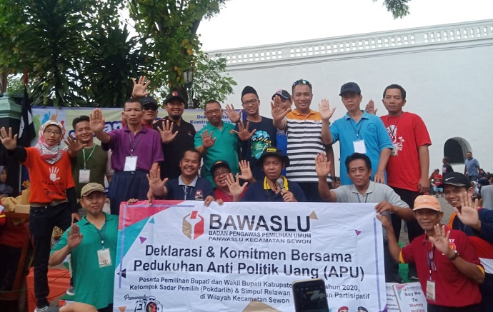 politik uang