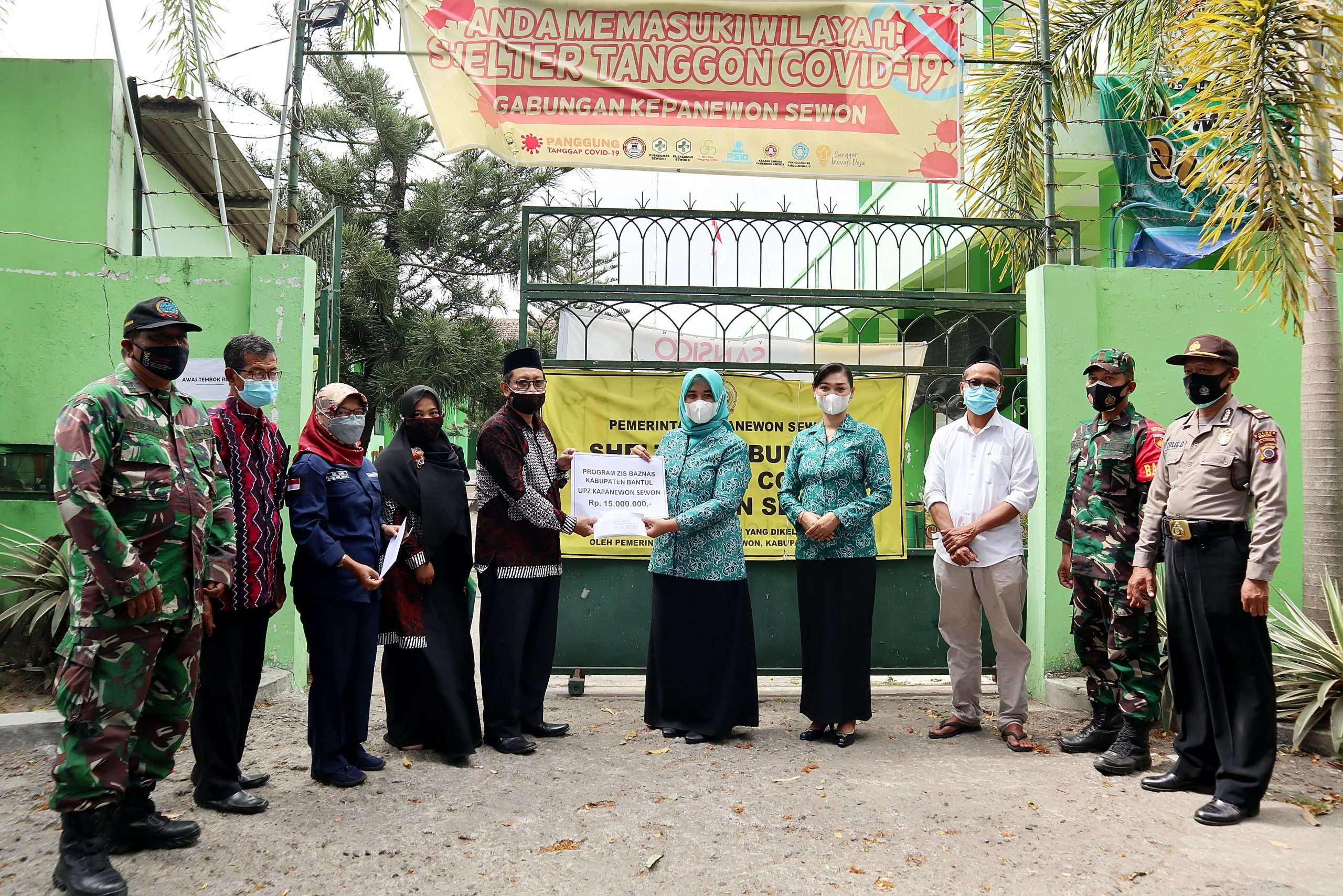 Penyerahan Bantuan untuk Shelter Sewon