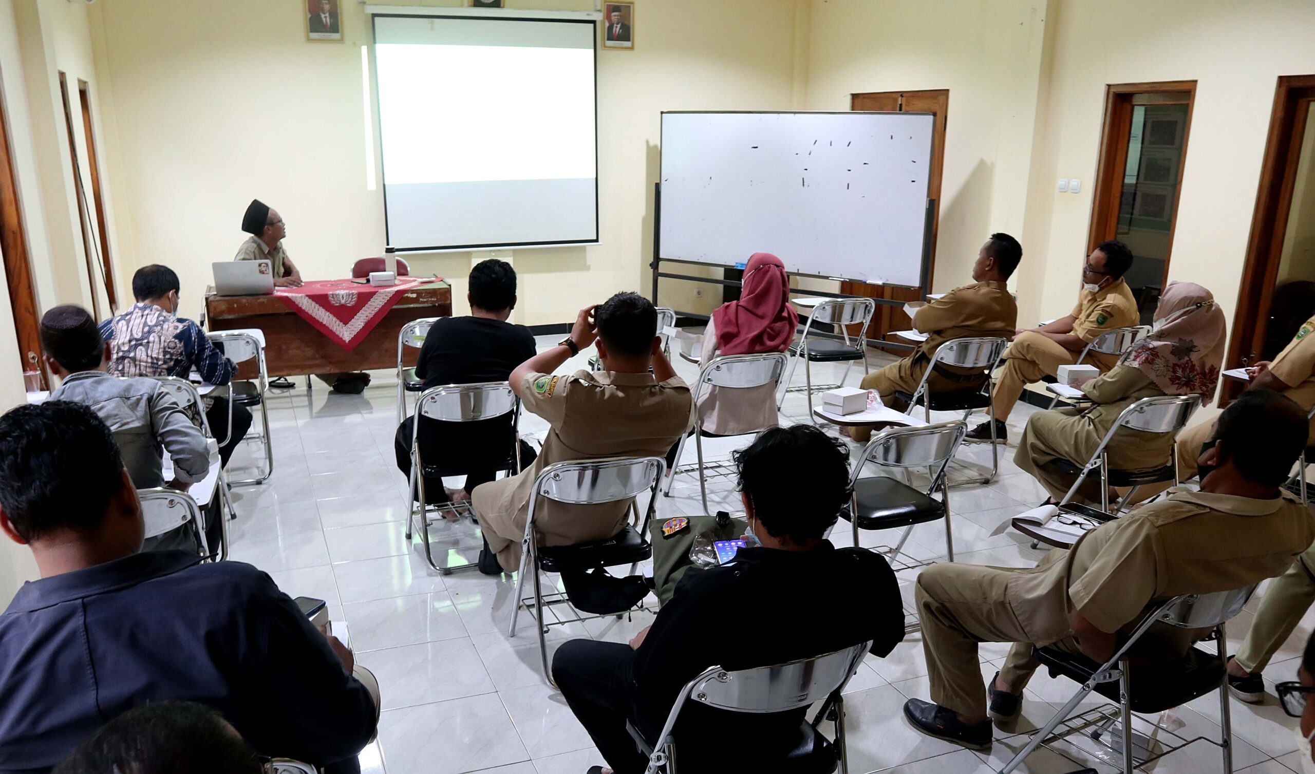 Rapat Kordinasi Persiapan Kunjungan Siswa MA Ali Maksum