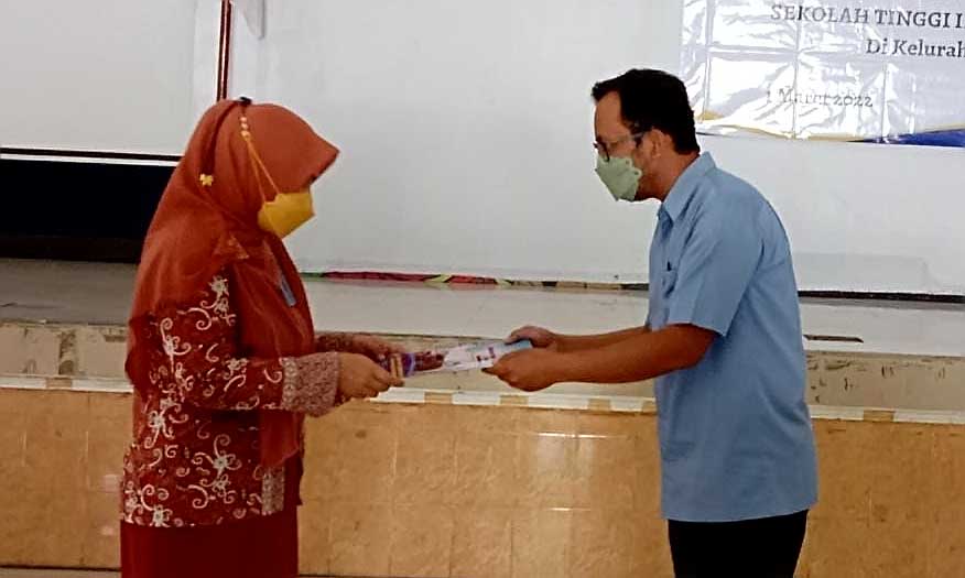 Penyerahan Mahasiswa KKN Akbidyo