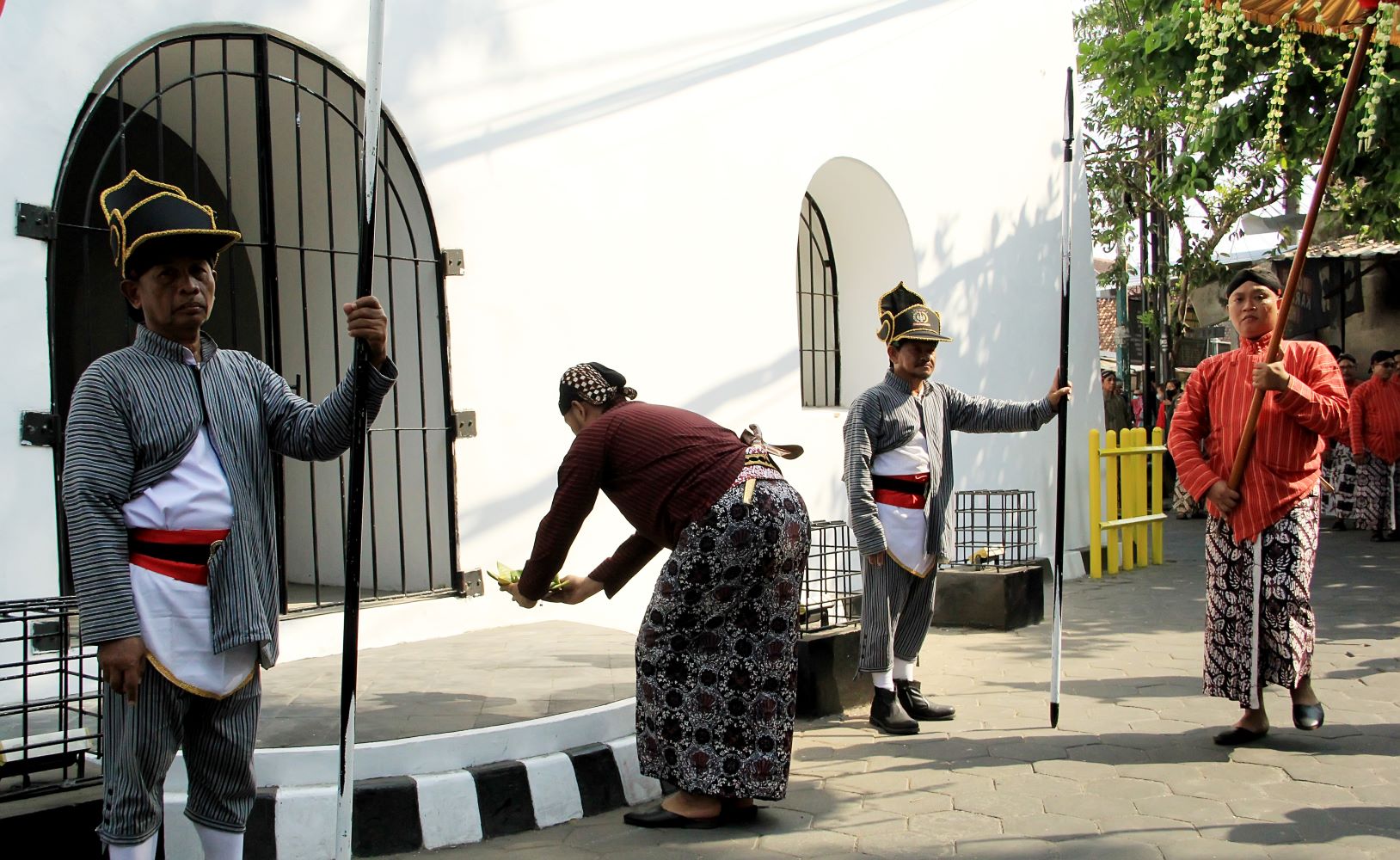 Sangkan Paraning Dumadi: Saka Guru-ku Memaknai Nilai Kehidupan dalam Dua Babak