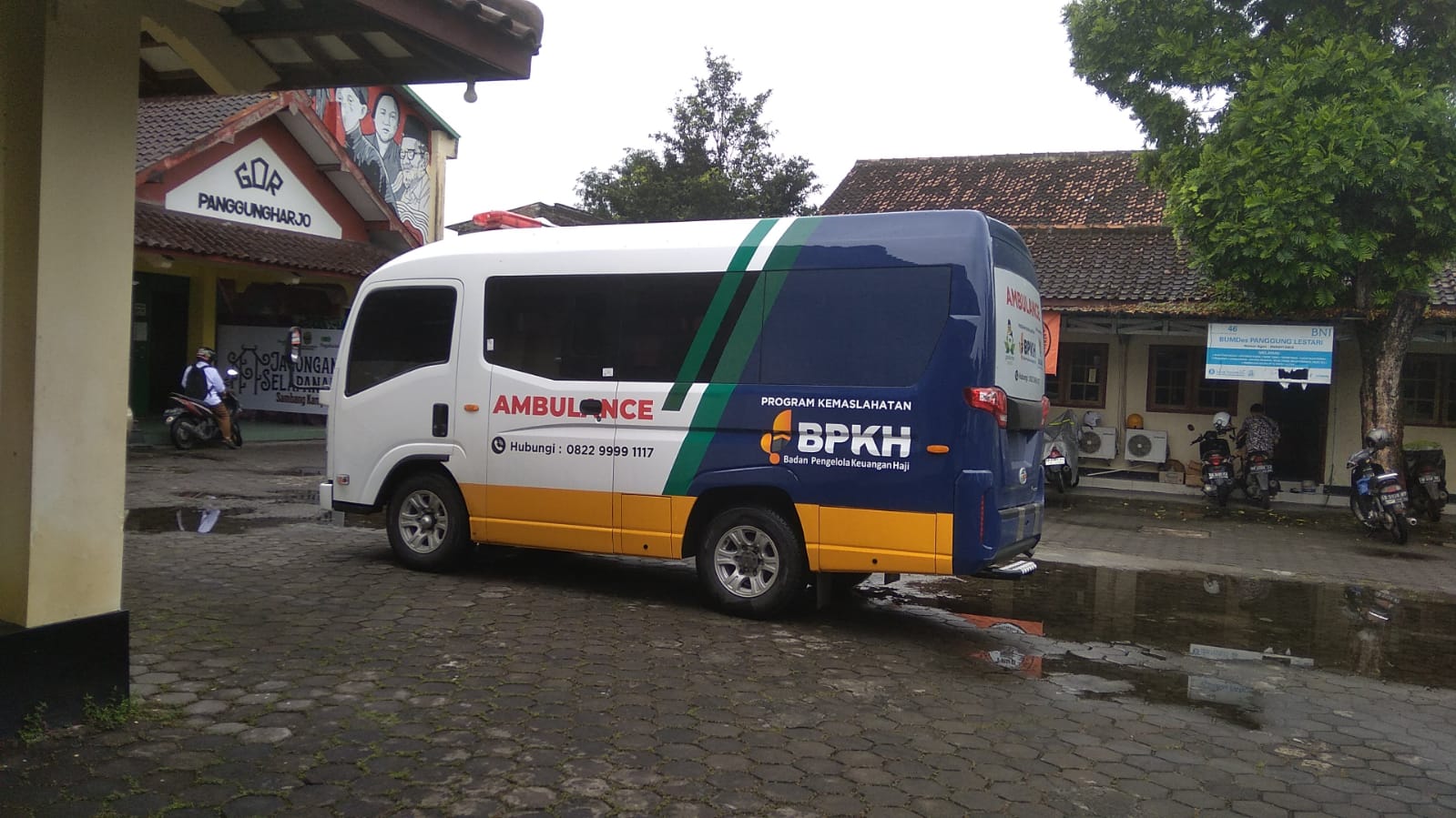 Bantuan  Ambulance Gus Durian