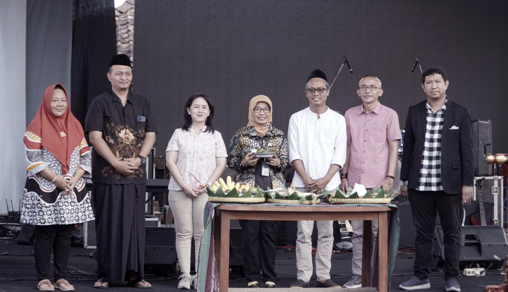 Merpati, Anak-Anak, dan Tumpeng Membuka Festival Budaya Mataraman 2023