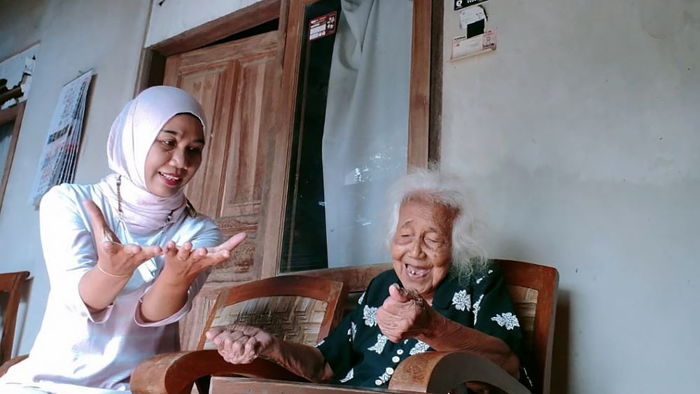 Cerita Seorang Perawat Lansia di Panggungharjo
