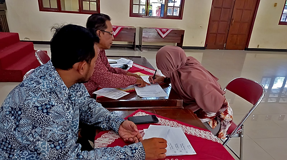 Distribusi BLT Dana Desa: Pemerintah Kalurahan Salurkan Bantuan untuk Warga Terdampak